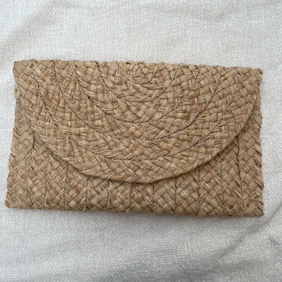Universal Thread Handbags - Universal Thread Woven Clutch Bag